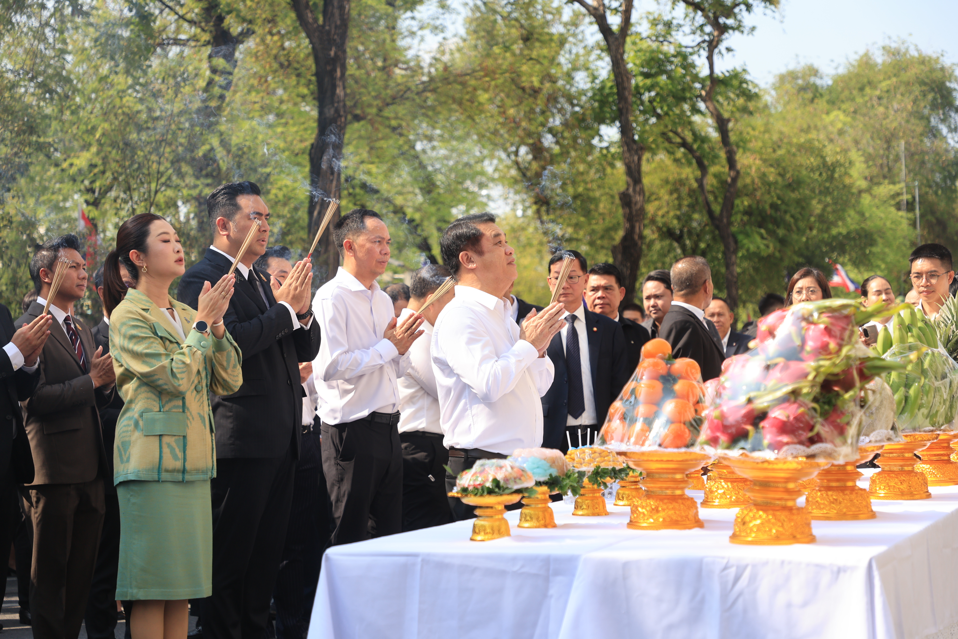 title - คณะผู้บริหาร ส.ป.ก. ร่วมพิธีสักการะสิ่งศักดิ์สิทธิ์ประจำกระทรวงเกษตรและสหกรณ์ ในโอกาสเข้ารับตำแหน่งของรัฐมนตรีว่าการกระทรวงเกษตรและสหกรณ์ และรัฐมนตรีช่วยว่าการกระทรวงเกษตรและสหกรณ์ 